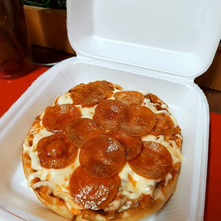 Waffle Pizza Peperoni