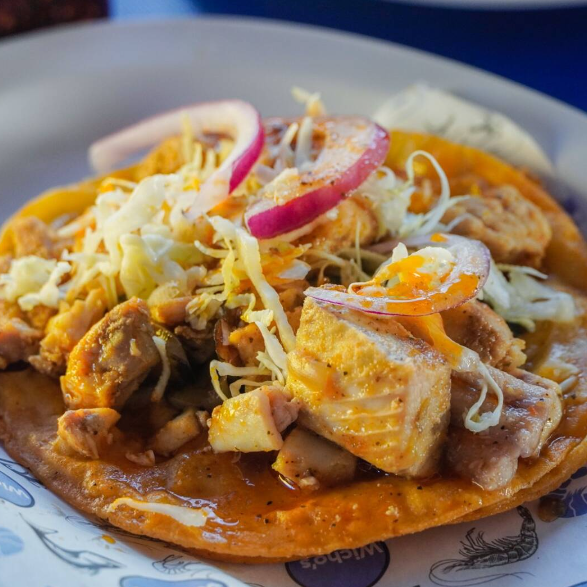 Combo 3 Tacos de Cahua + Consomé