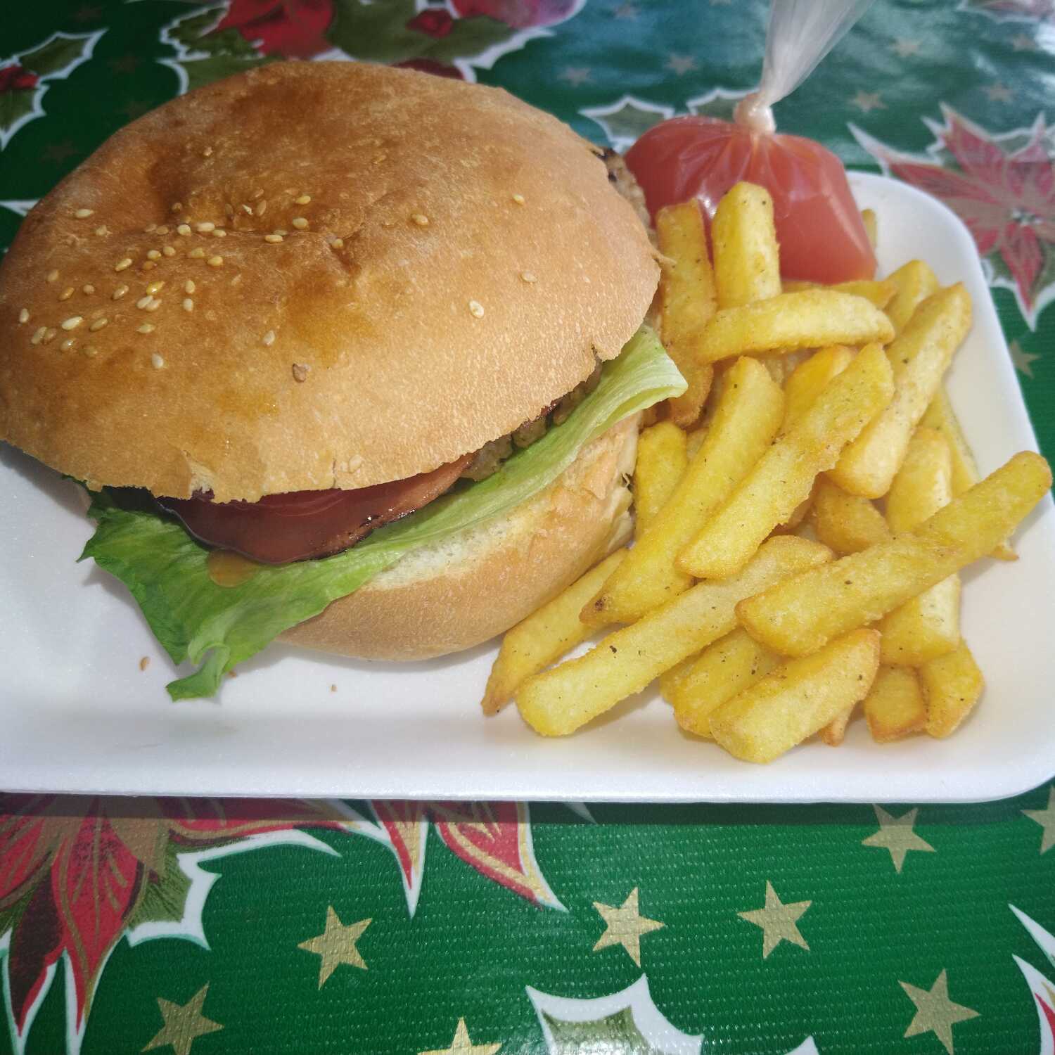 HAMBURGUESA CON PAPAS