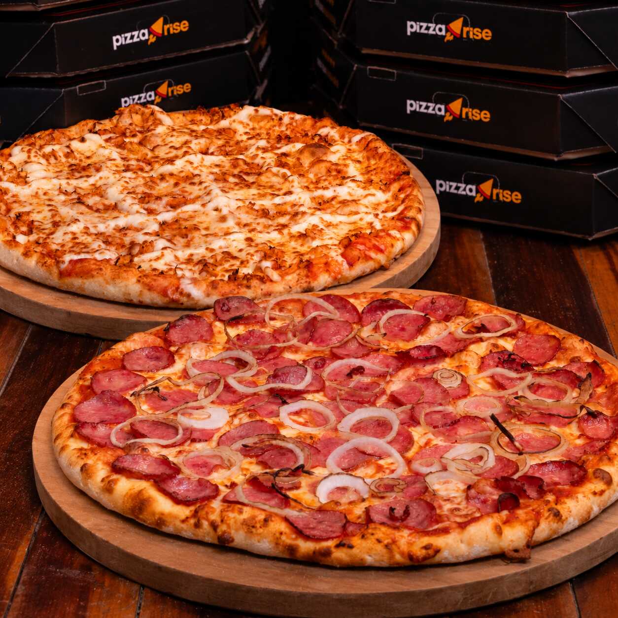 Nesse combo você leva 1 pizza grande de Calabresa + 1 pizza grande de Frango com Catupiry. 🍕🔥