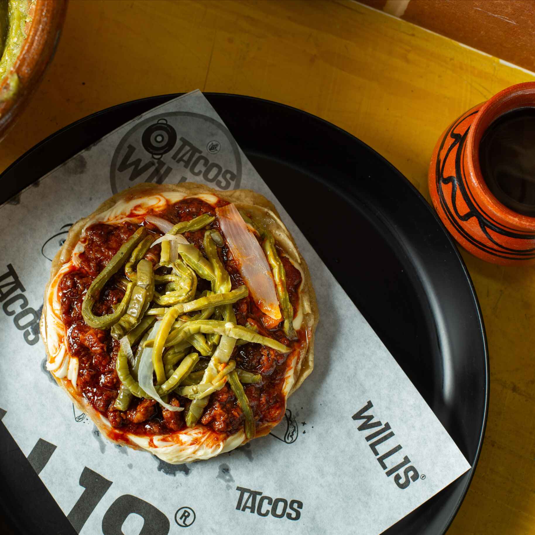 Sopesote de Tinga al Chipotle