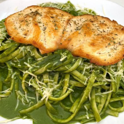 Tallarines Verdes c Pechuga a la Plancha + Bebida