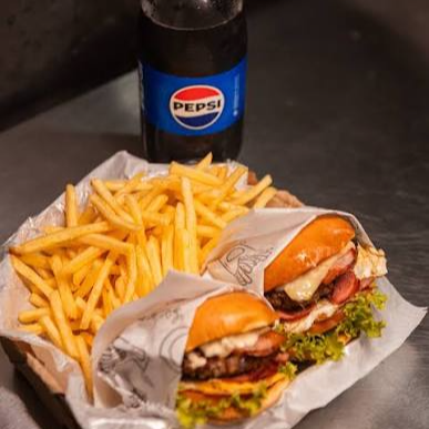 2 LOBATO, PAO , BRED DE CARNE, QUEIJO MOLHO E SALADA MAS UMA BATATA DE 200G E 1 REFRI LITRO