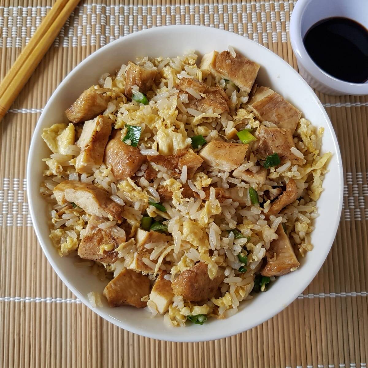 Chaufa con Chicharrón de Pollo