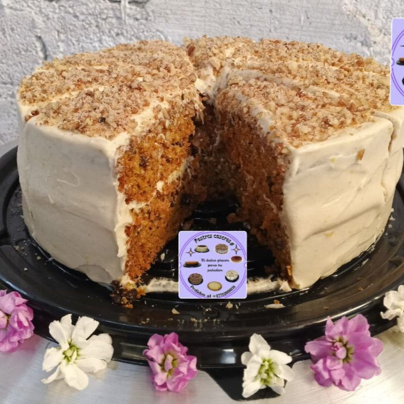 Rebanada Pastel de Zanahoria con Betún de Naranja