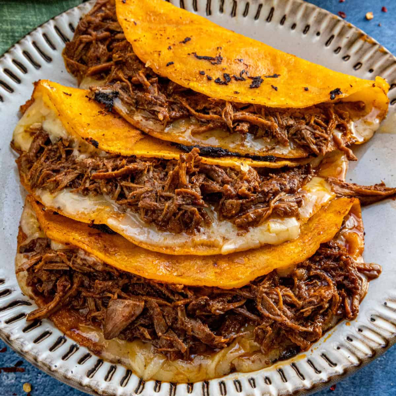 3 Quesabirrias de Maíz