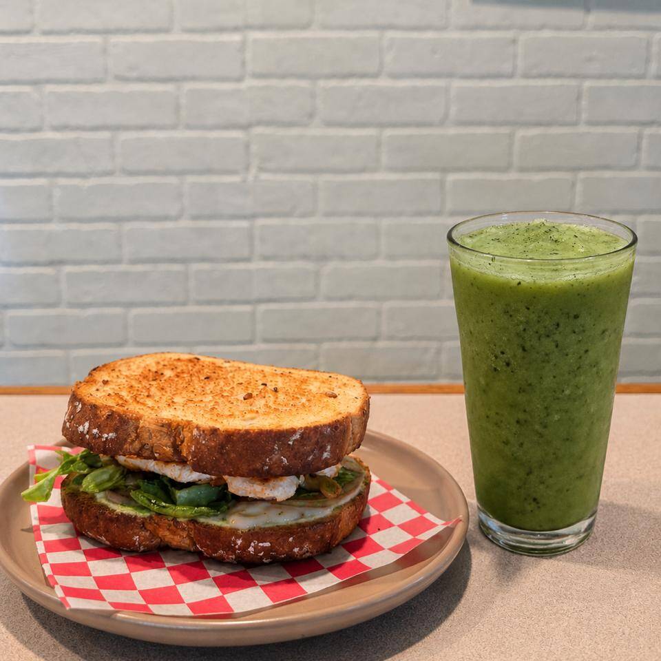 Sandwich de Pollo a la Plancha y Capitanazo