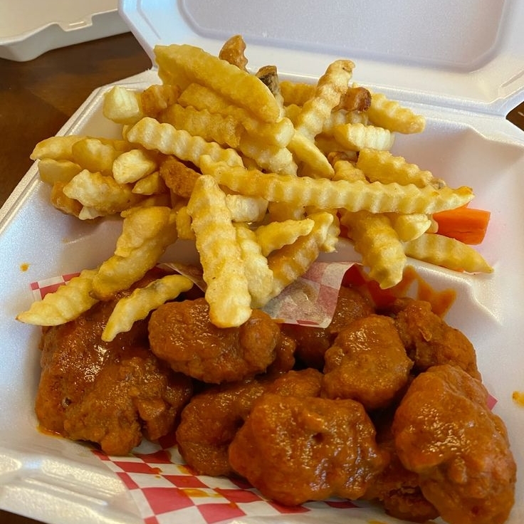 BONELESS C/PAPAS RED HOT