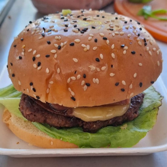 HAMBURGUESA CLASICA