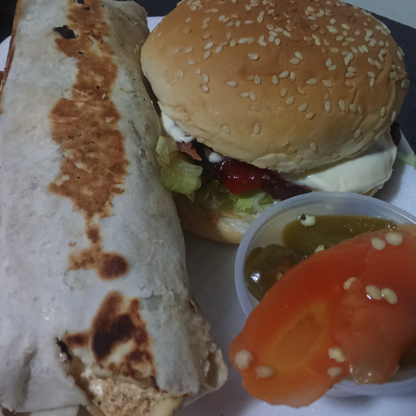 Hamburguesa y Burrito