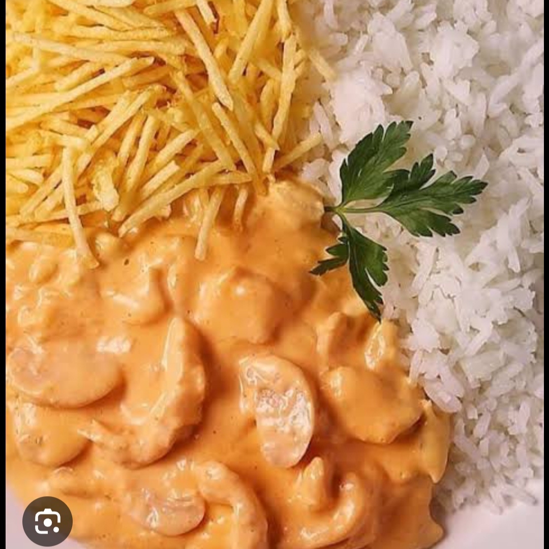 arroz soltinho strogonoff bem cremoso e batata palha