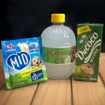 1 Vodka Cana Boa Limão + 1 Suco Baunilha + 1 Gelo Coco