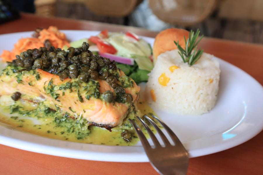 SALMON CON ALCAPARRA