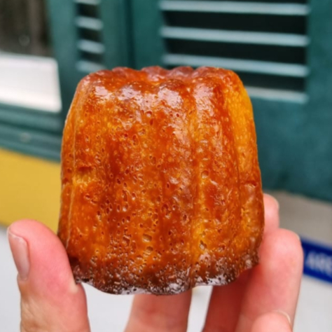 Docinho frances feito basicamente de leite e baunilha.