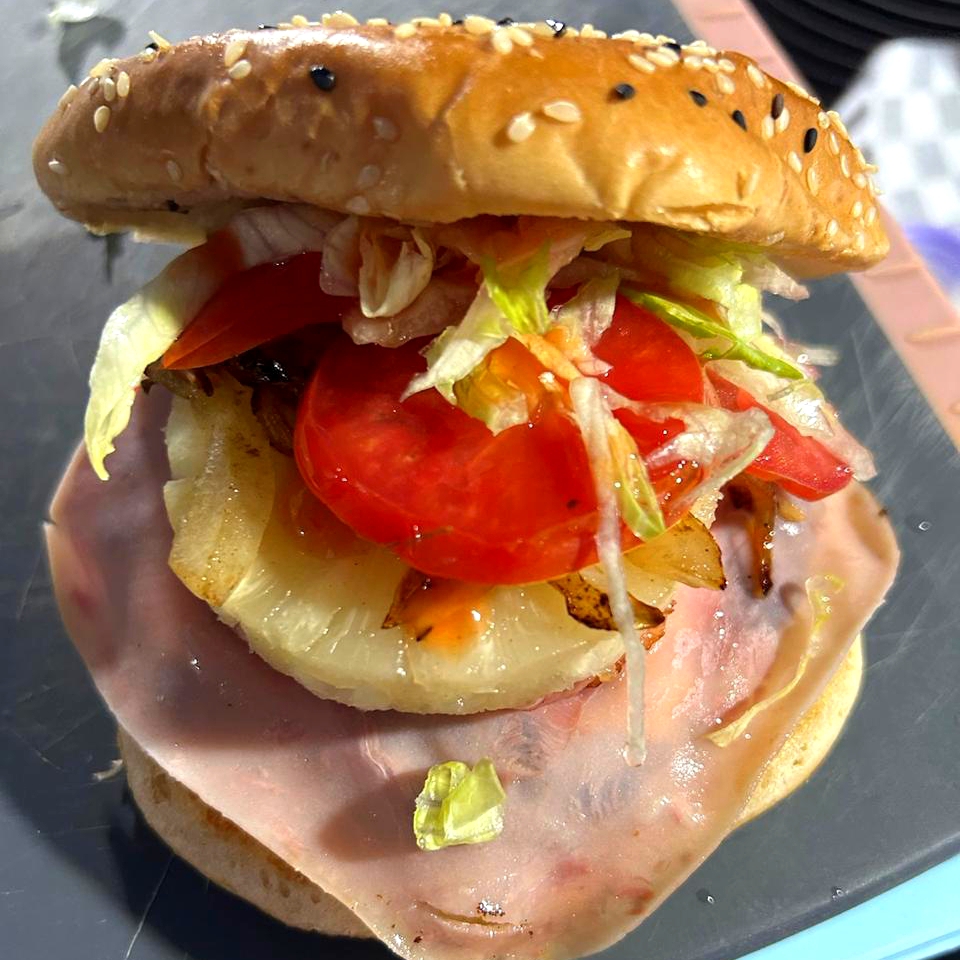 Hamburguesa Hawaiana con Papas