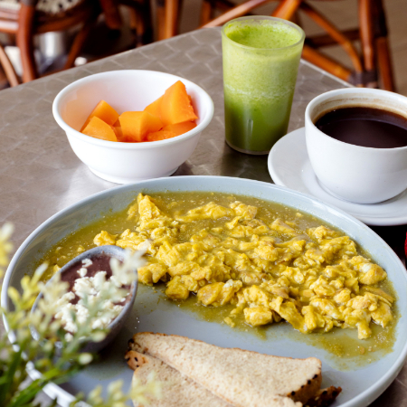 Combo Huevos a la Mexicana o en Salsa Verde