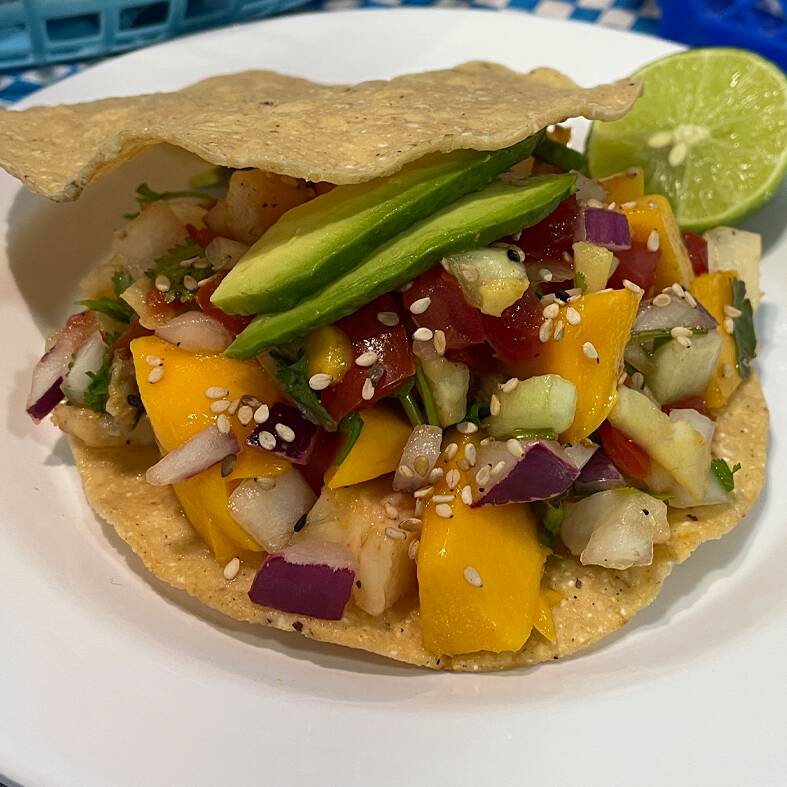 Tostada de Atún con Mango