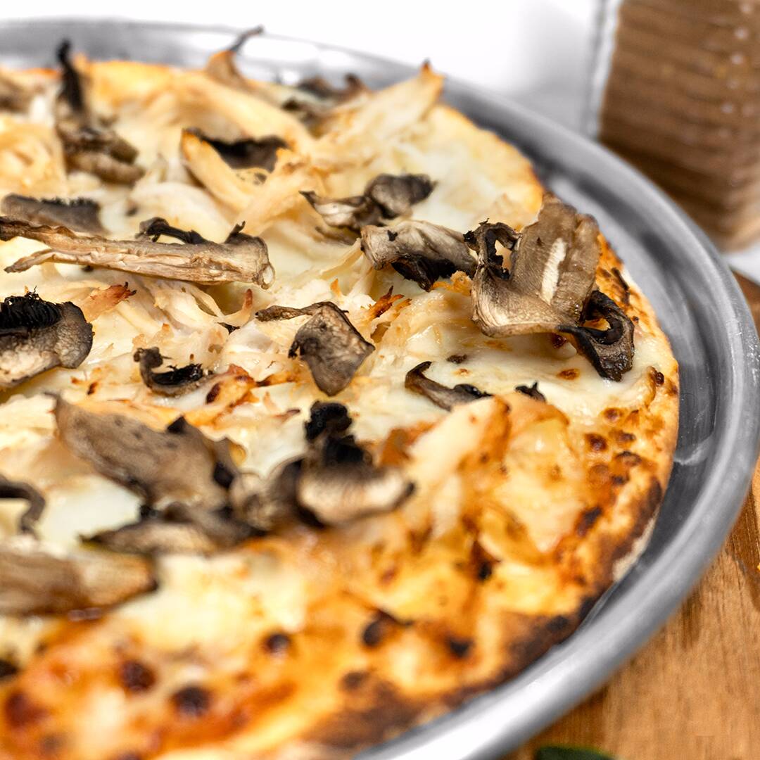 Pizza de Pollo y Champiñones
