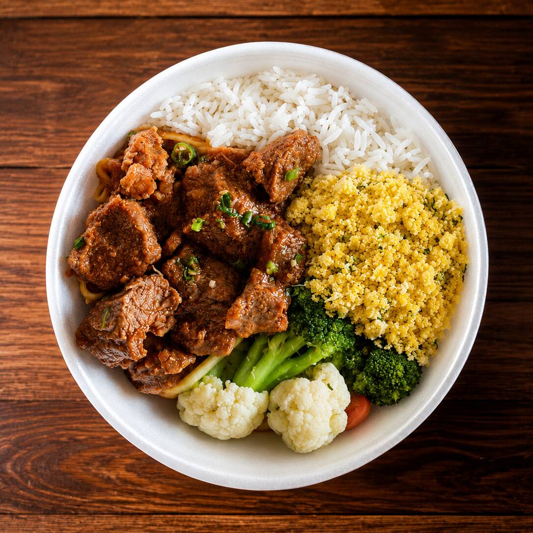 Arroz, Feijão, Farofa, mix de legumes, macarrão, carne de panela.