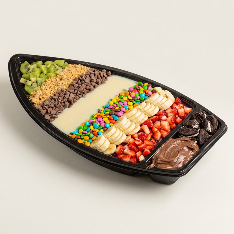 Monte do seu jeito. Vai forrada de açaí com aproximadamente 1,5 Litros com 10 complementos GRÁTIS a sua escolha! (Os complementos líquidos podem se misturar com os demais)