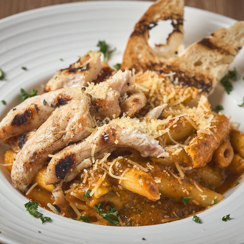 Pasta Napolitana y Pesto con Pollo