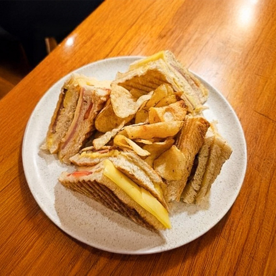 Combo Club Sándwich + Bebida