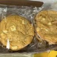 3 pzs Galleta Choc. Blanco con Nuez de Macadamia