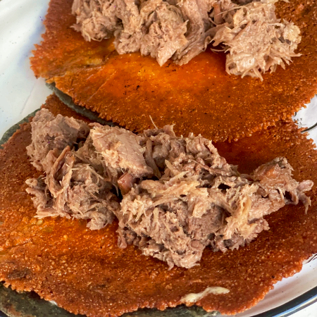 Quesadilla de Lengua de Res