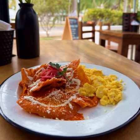 Chilaquiles con huevo