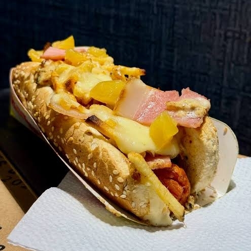 Hotdog doble queso hawaiano