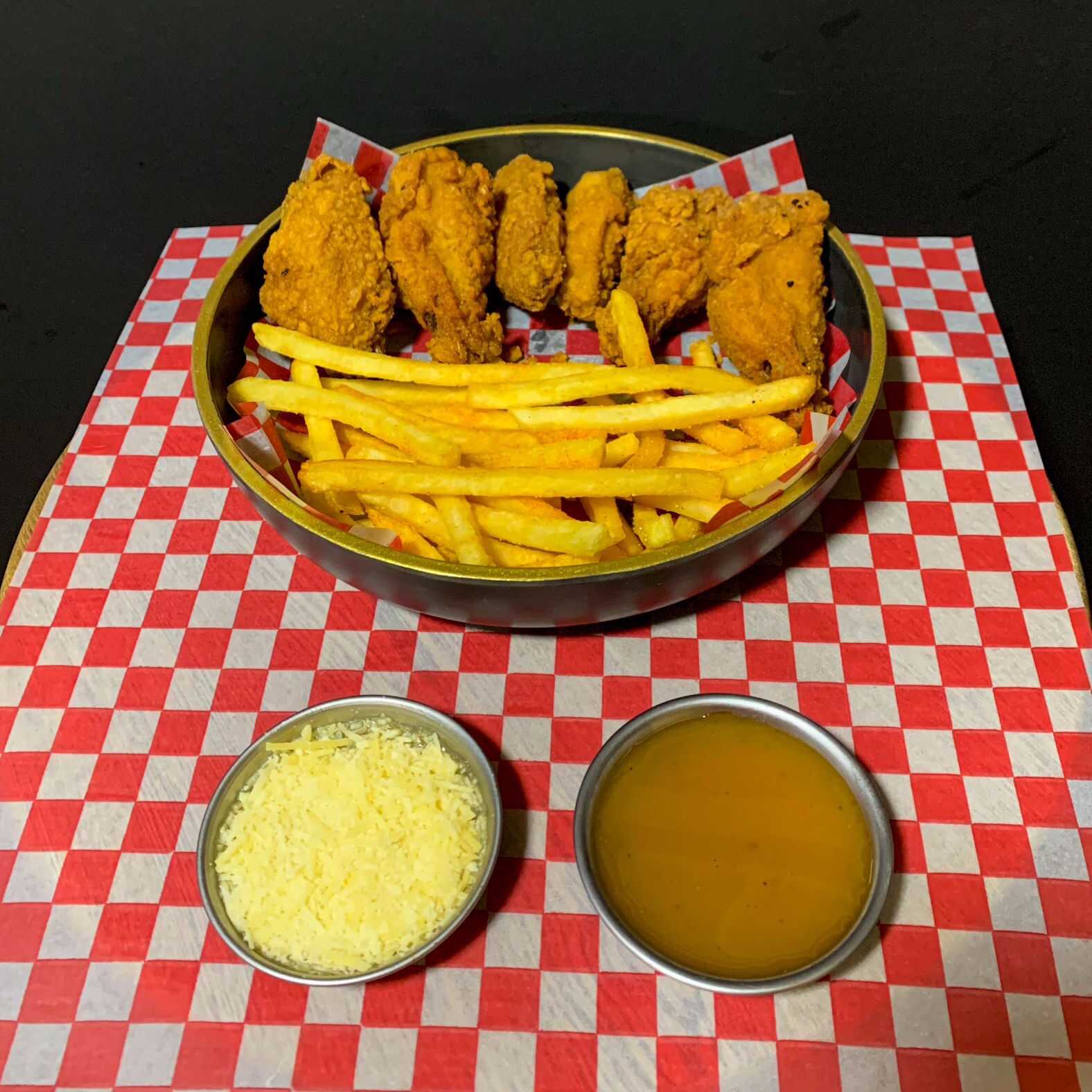 6 Alas + Papas ( Gratis Gaseosa 250ml)