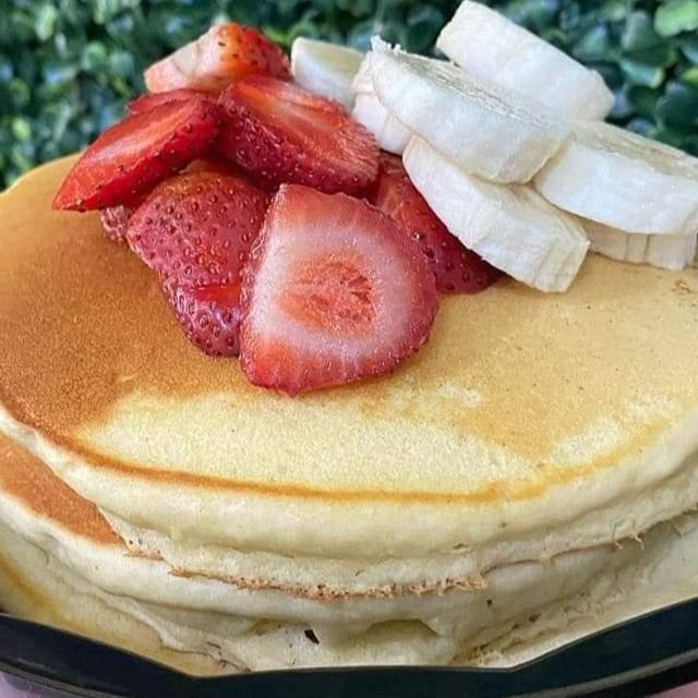 Hot Cakes con Fruta 🥞