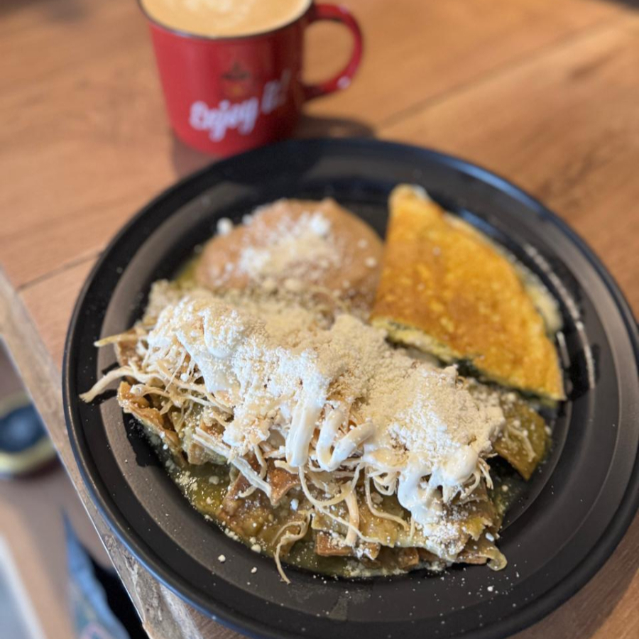 Media de Chilaquiles con Huevo