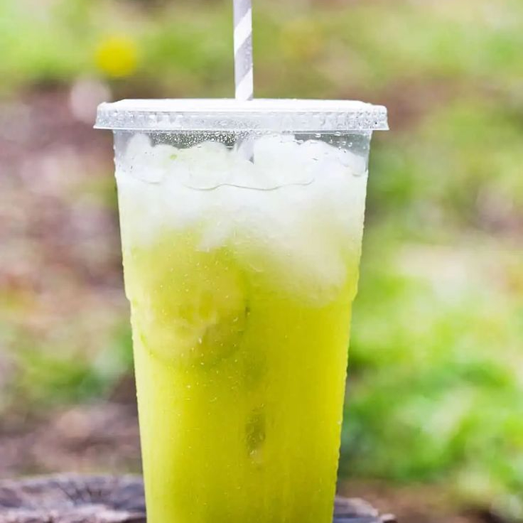 Aguas Frescas Limón con Pepino