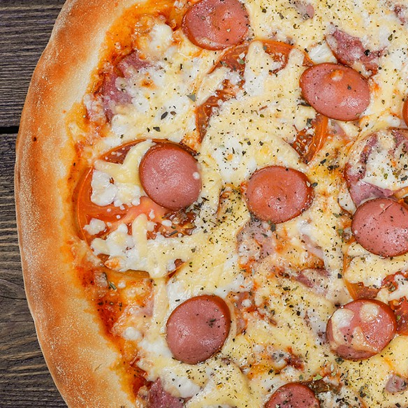 Pizza De Salchica