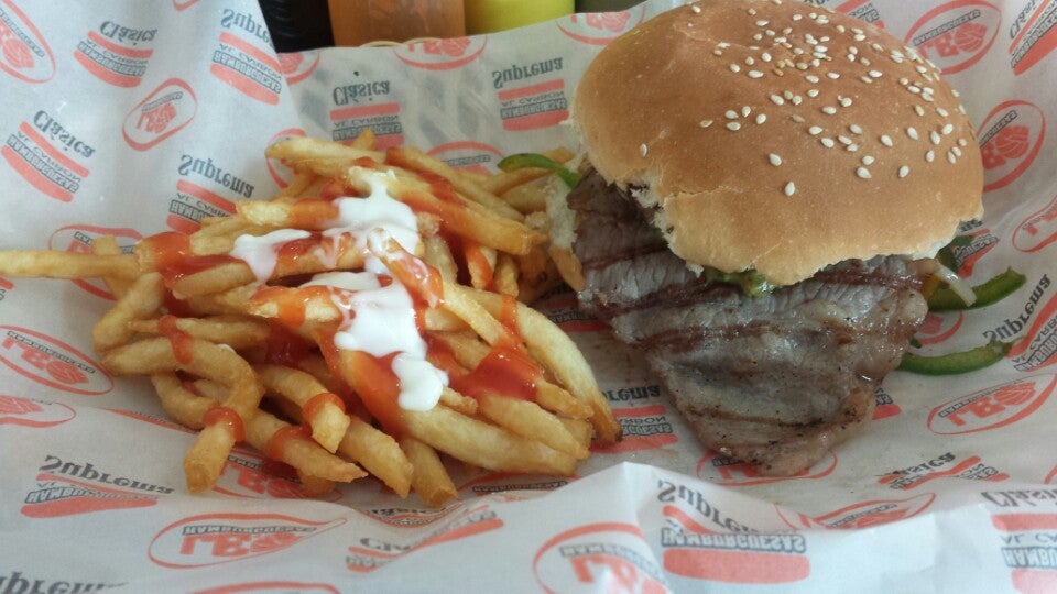 Leo Restaurante ( Suc. Plaza Sendero)