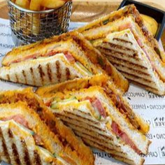 Club Sandwichs + Refresco