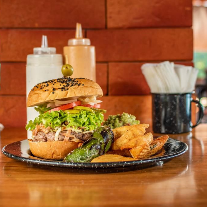 Hamburgesa Mixta de Res y Camarón