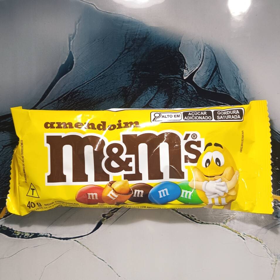 M&M's Amendoim 40g
A combinação perfeita de amendoim crocante envolvido por delicioso chocolate ao leite e uma casquinha colorida e crocante. Um clássico irresistível para adoçar o seu momento com muito sabor e textura.
Peso: 40g.