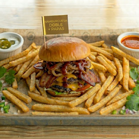 Hamburguesa Doble y Papas