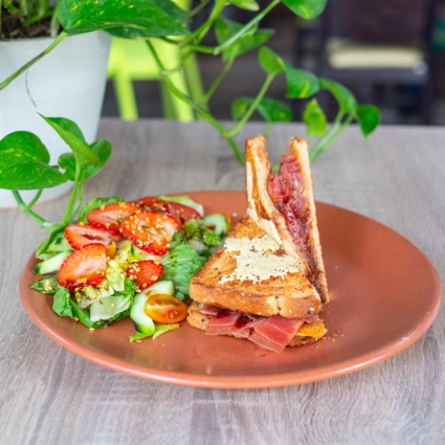 HIGO MANCHEGO DELI