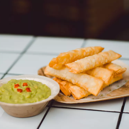Tequeños con queso 10 Unidades