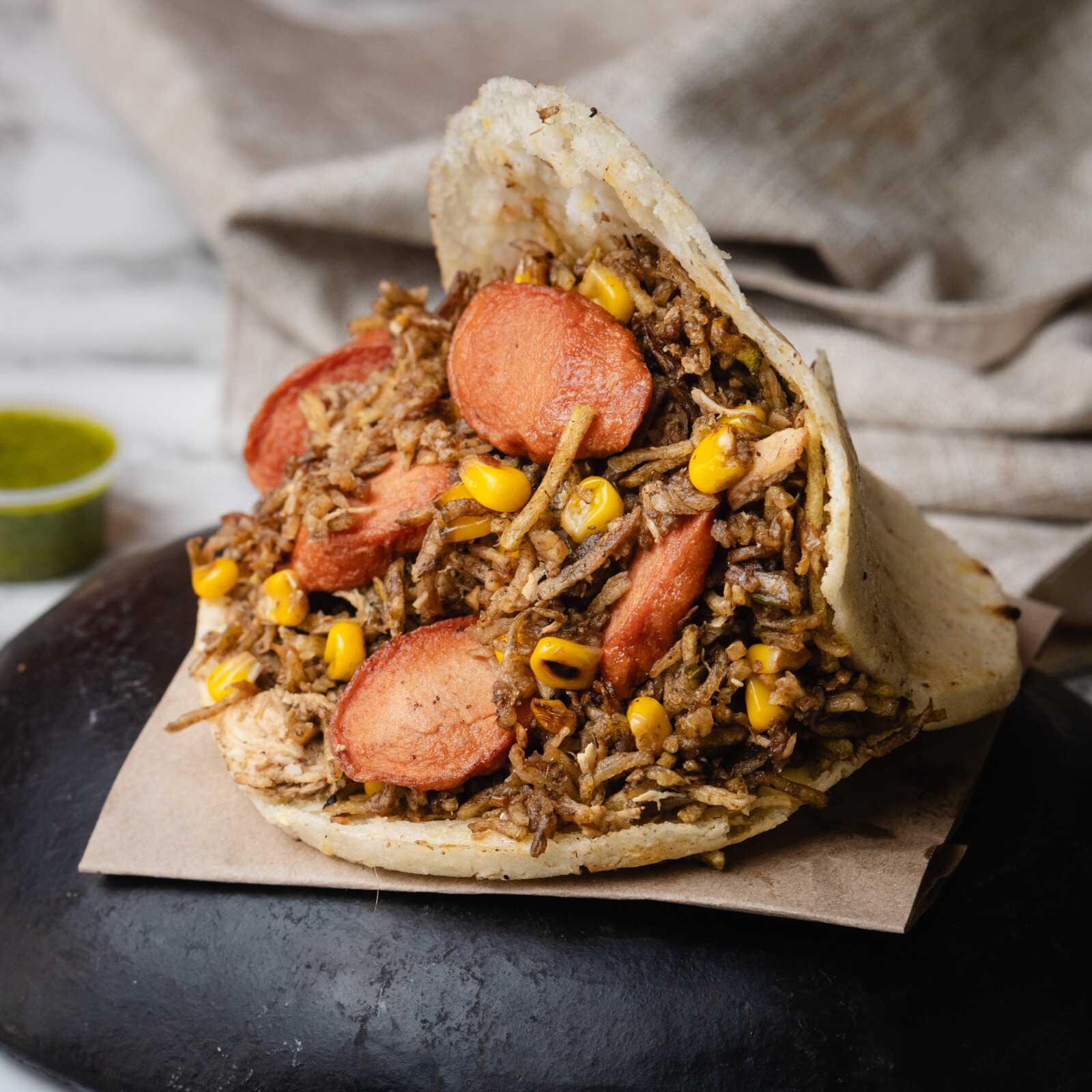 Arepa Mazorcada de Salchicha Americana