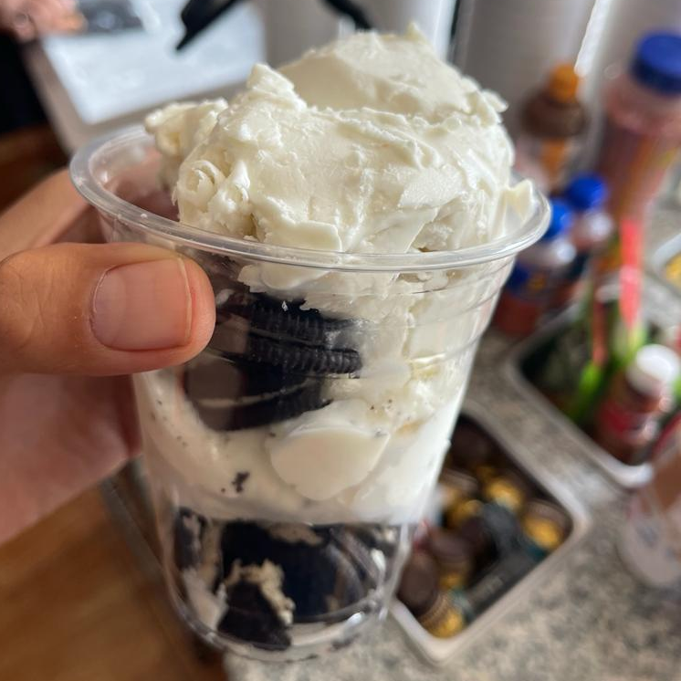 Vainilla - OREO Sundae