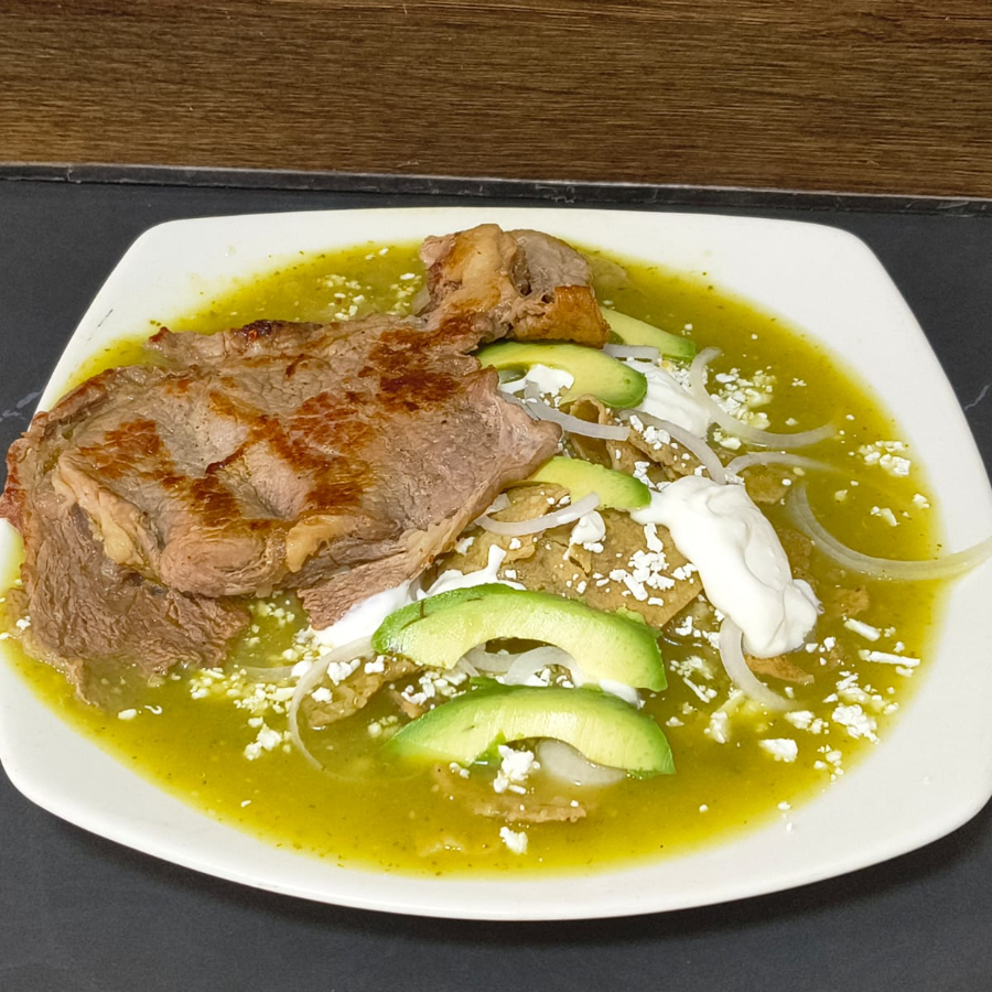 Chilaquiles con Costilla