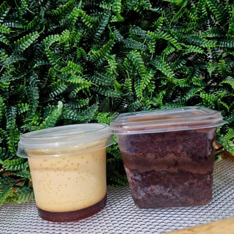 1 Pudim deleite condesado + um Bolo de chocolate com recheio de creme chocolate e Finalizado com Ganache de Chocolate.
Pote Pudim 150 Ml cada
Pote Bolo 250 ml cada