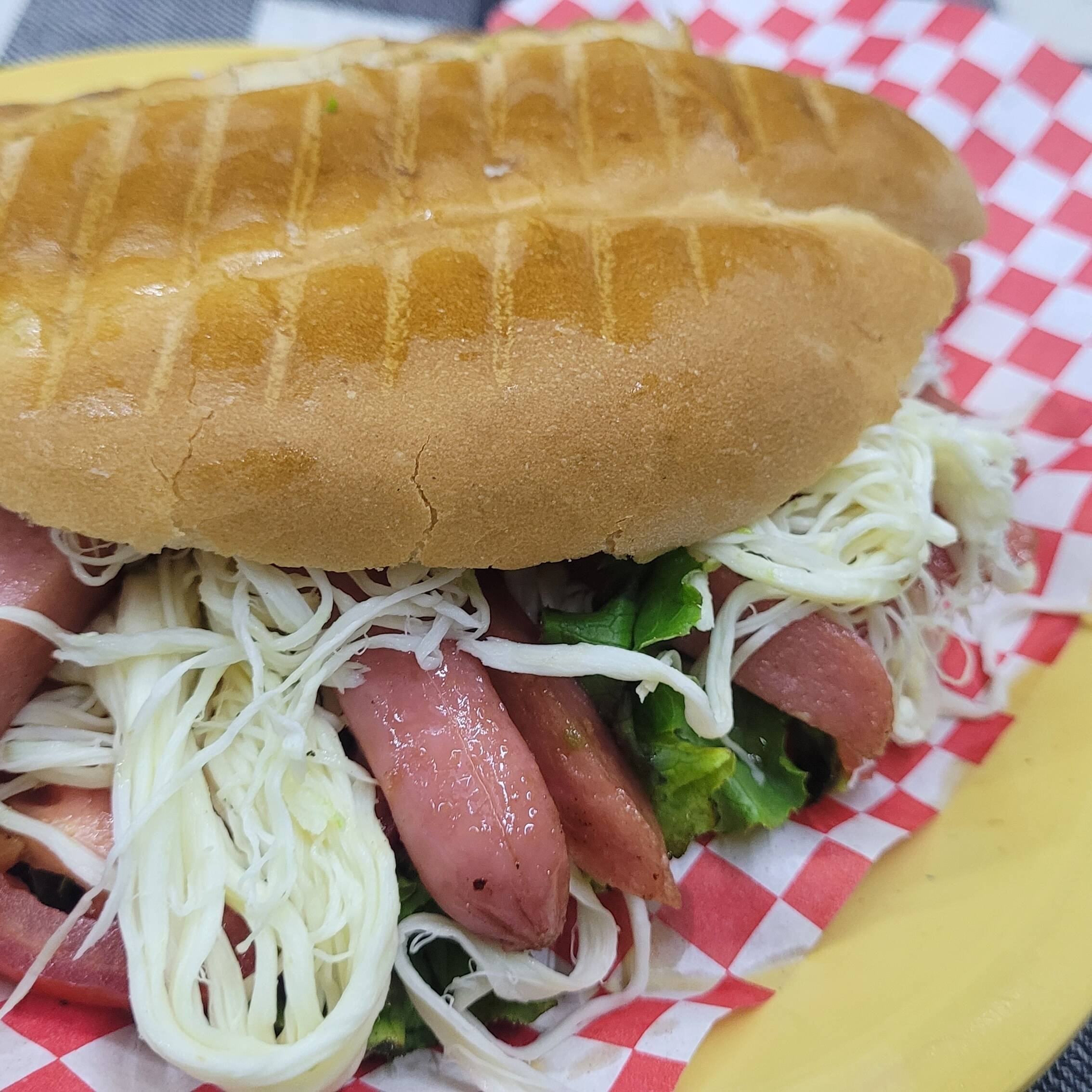TORTA MEDIANA DE SALCHICHA CON QUESILLO