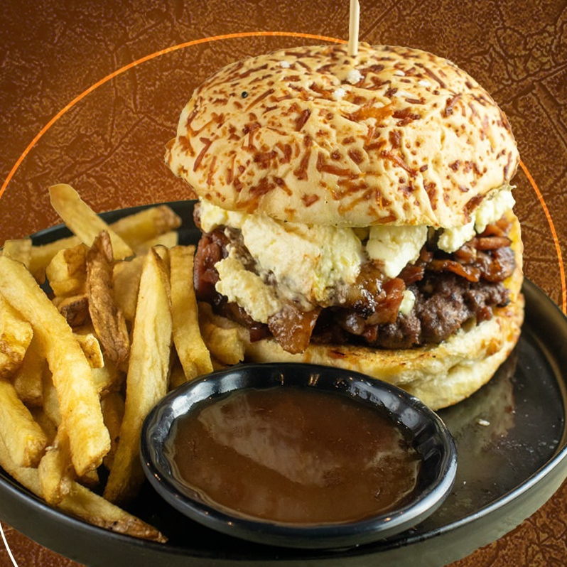 Burger Cheese and Bacon 200gr + Papas