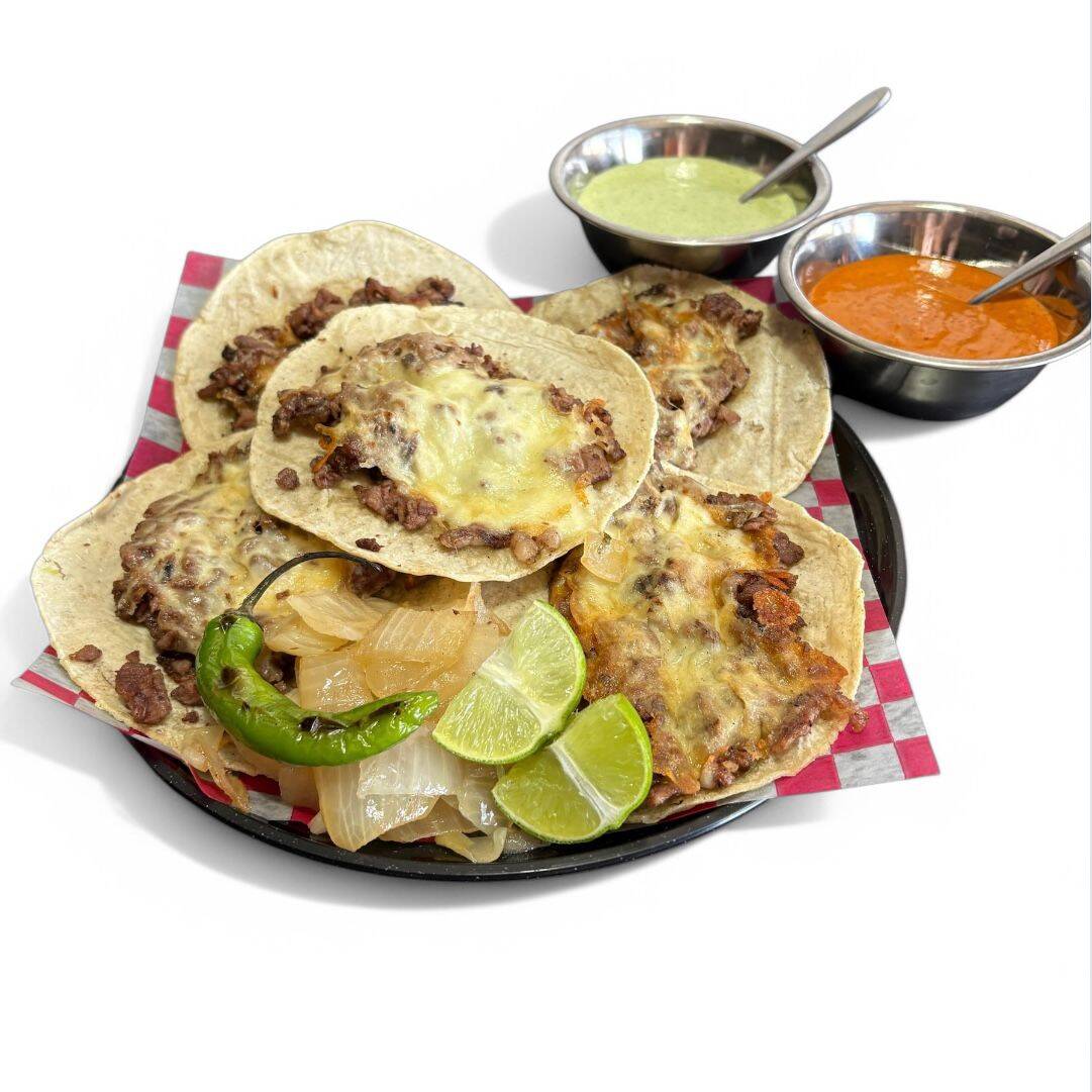 Tacos de Carne Asada con Queso
