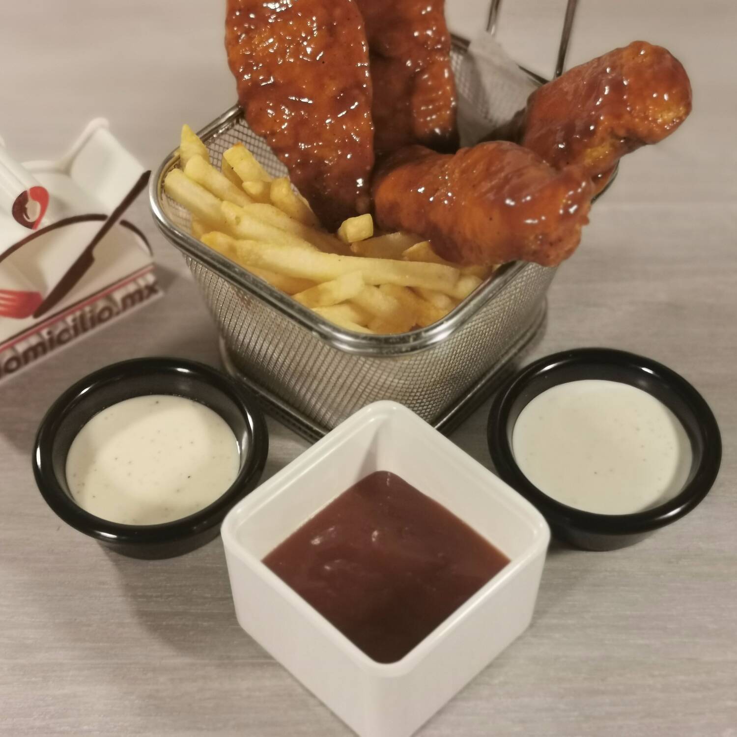 4 bbq tenders con papas